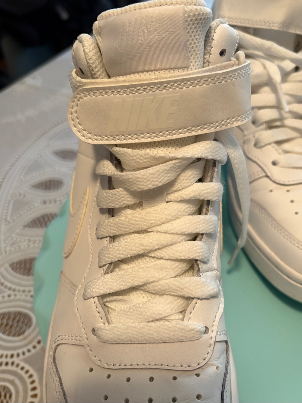Nike White Court Borough Mid 2 - Fits Size 7/7.5 Women! - Picture 7 of 8